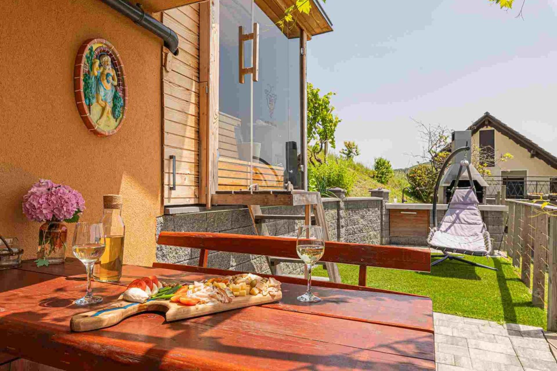 Vineyard Cottage Soncni Gric Trebnje ภายนอก รูปภาพ